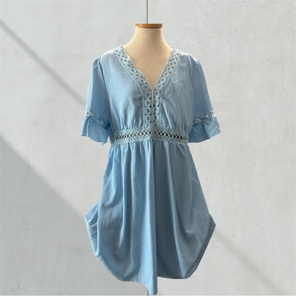 SHEIN Light Blue Lace Trim Tunic